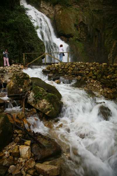 Aktaş Şelalesi